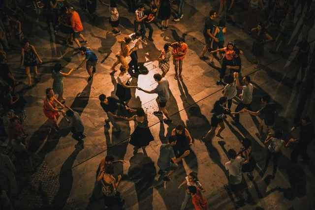 Salsa hen party dance class in Nottingham